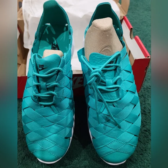 525. Nike Juvenate women's sneakers - Picture 1 of 6